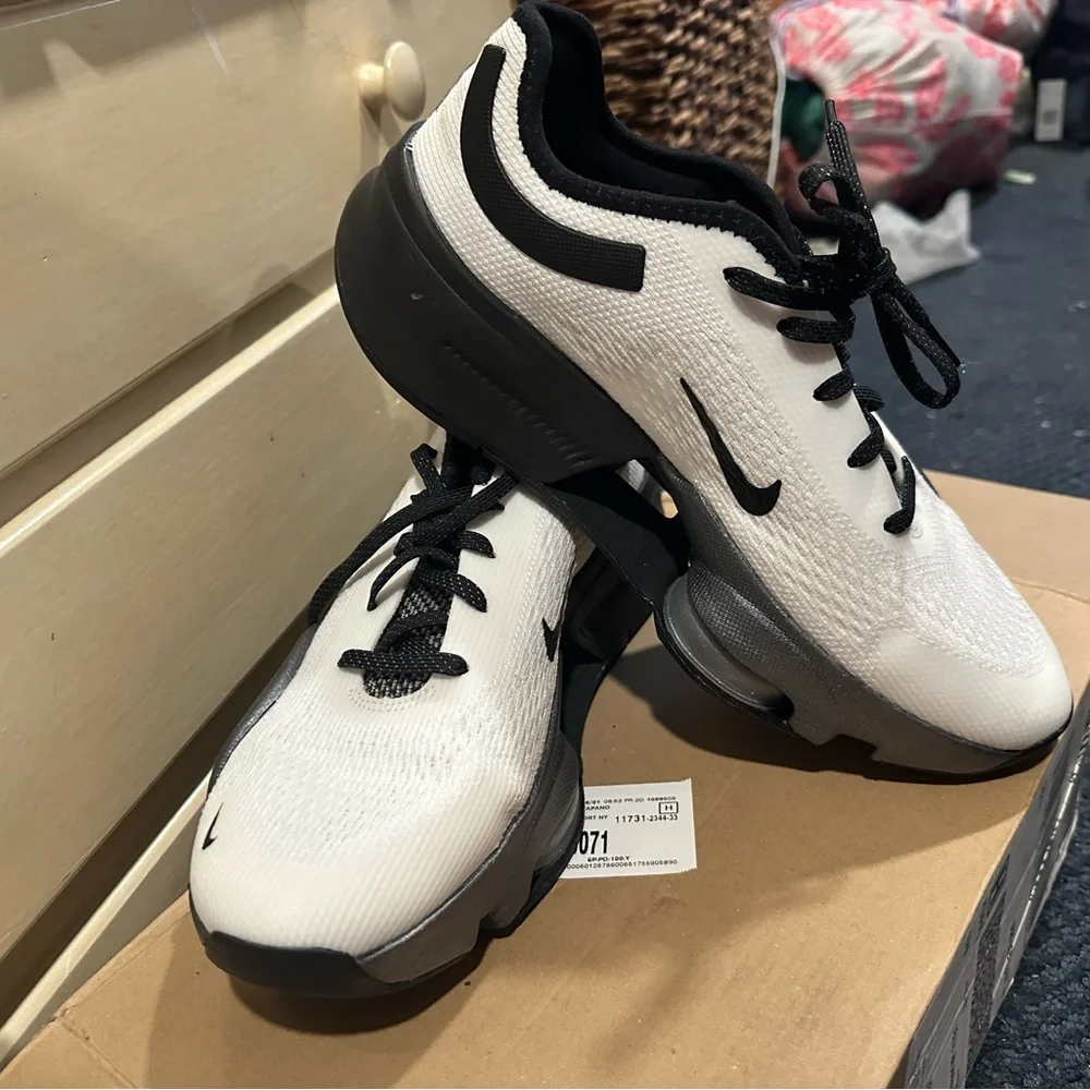 Nike Zoom SuperRep 4NN Black and White Women’s Running Shoes - Picture 5 of 7